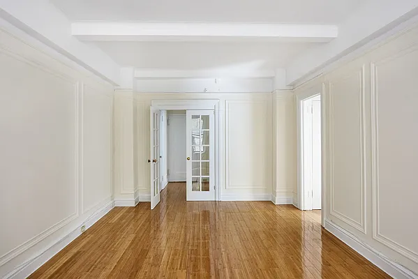 Sold by Warburg | media 8