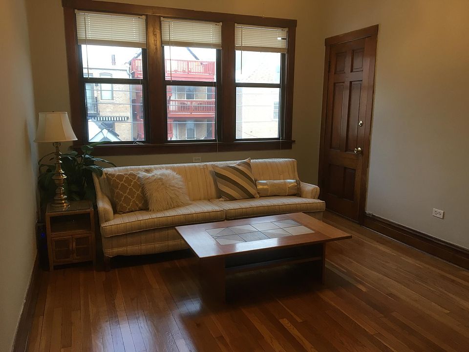 1st image of 1839 N Hermitage Ave APT 2R