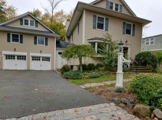 11 Willow St, New Providence, NJ 07974