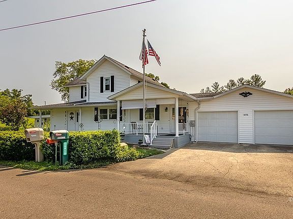 3rd image of 16016 Elm St