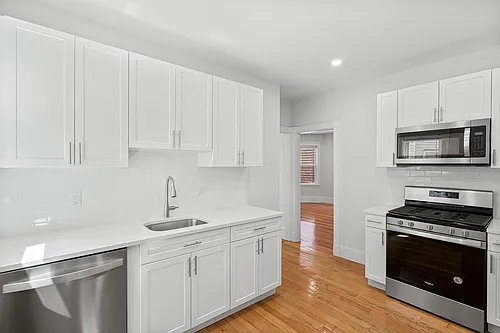 68 Bakersfield St #1 Photo 1