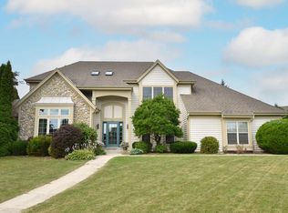 223 Grandview Dr, Port Washington, WI 53074