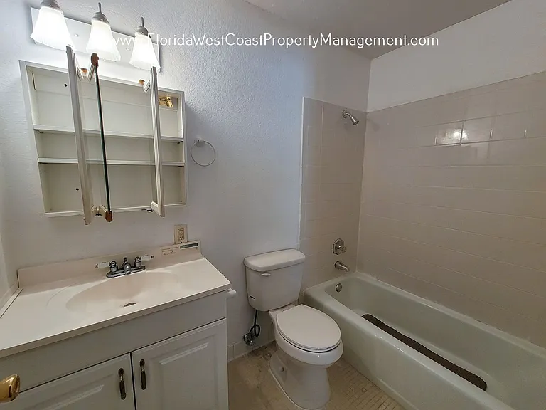 221 Amherst Ave #106 — Photo 9