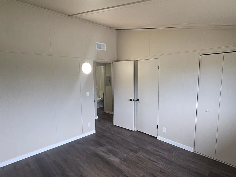 1741 Warwick Way — Photo 10