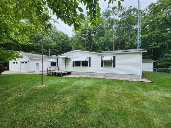 2950 W Oak St, Rothbury, MI 49452