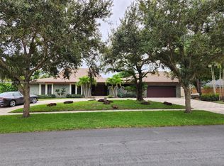 5860 SW 8th St #0, Fort Lauderdale, FL 33317