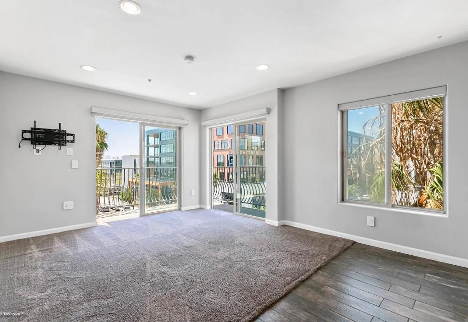 2 Bed 2 Bath Little Italy Condo — Photo 2