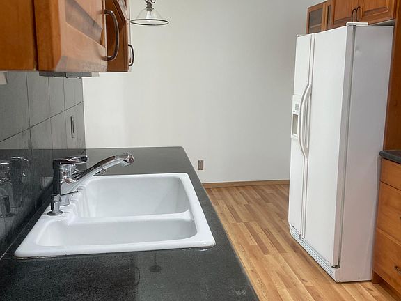 5th image of 343 Philip Dr #5