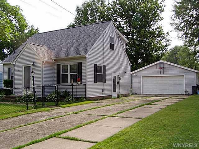 2nd image of 1592 Moll St