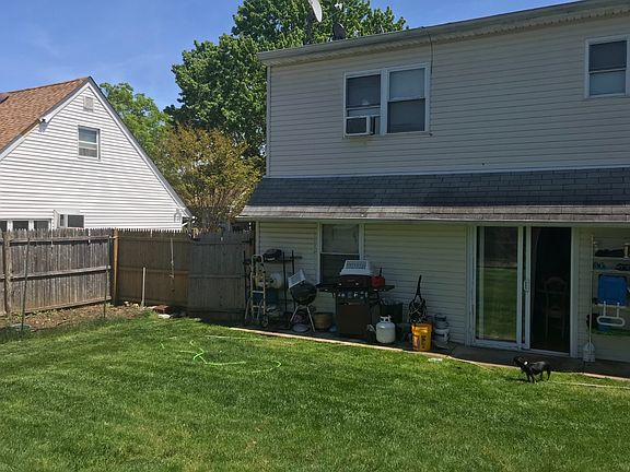 4th image of 2409 3rd Ave