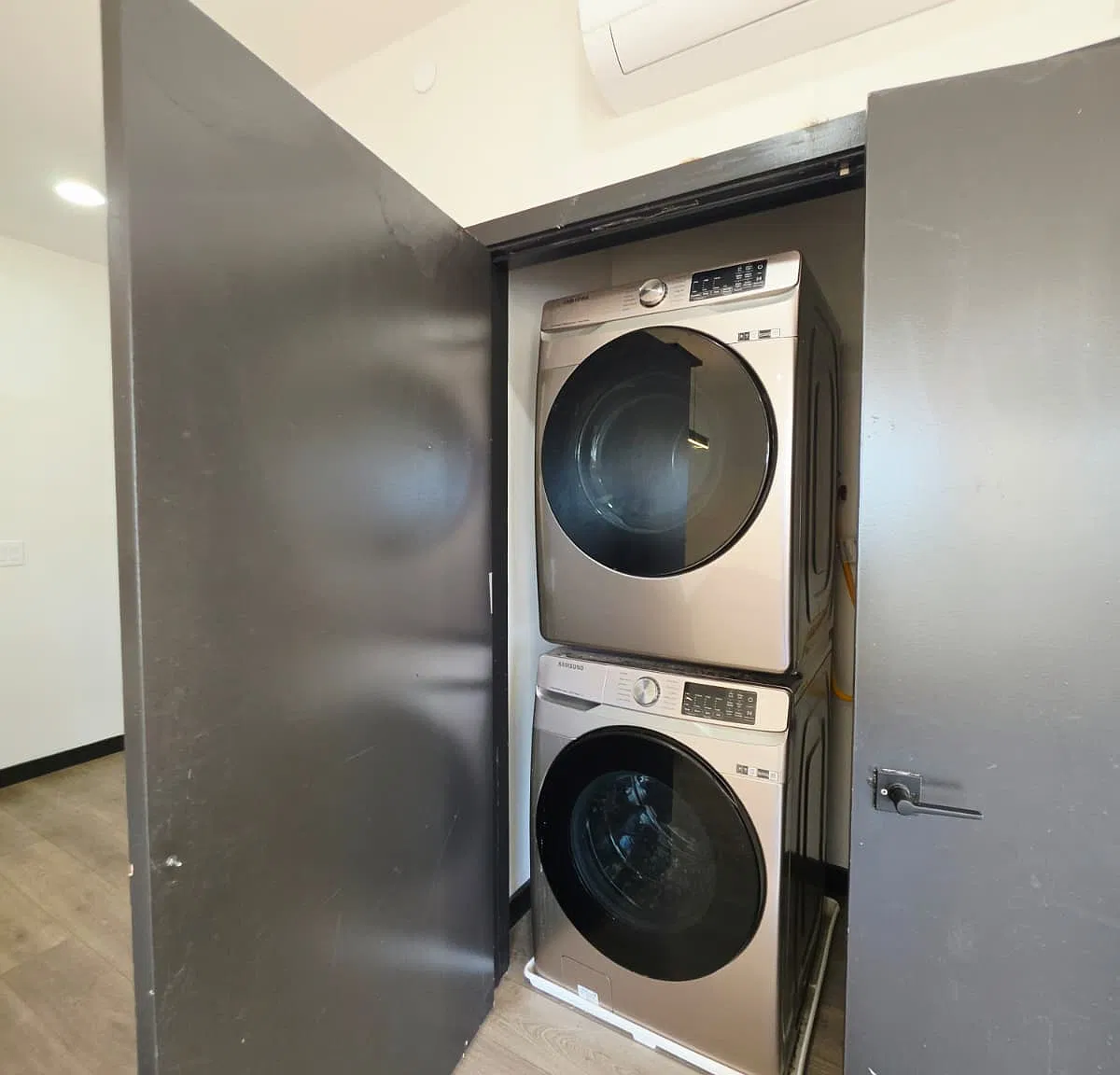 2 bed, 800 sqft, $2,350 — Photo 4