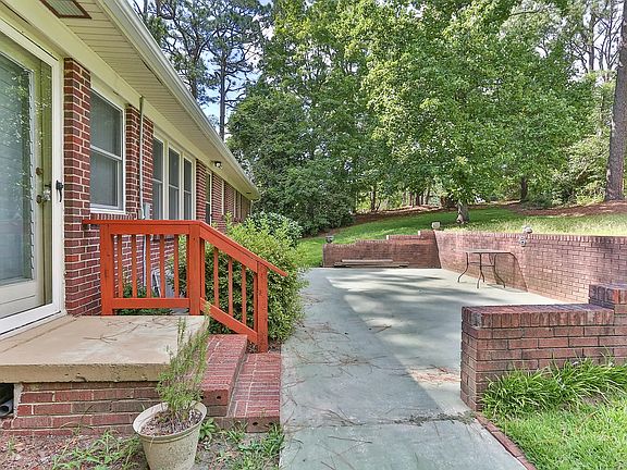 5th image of 1002 Rollins Ave