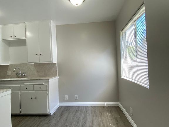 4th image of 1133 Raymond Ave #4