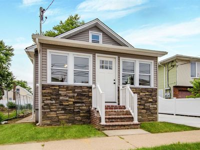 17 Hunnewell Ave, Elmont, NY, 11003