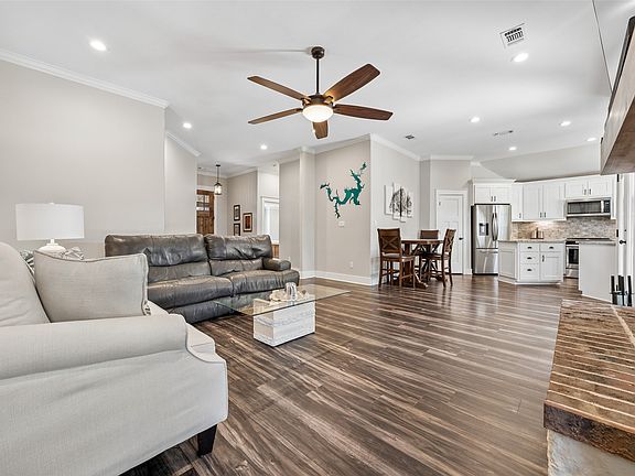 5th image of 101 Prairie Meadow Ln