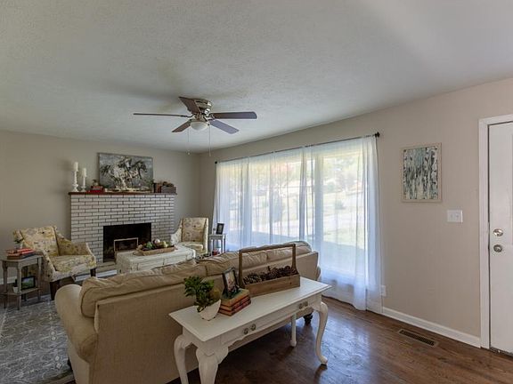 4th image of 3317 Misty Dr