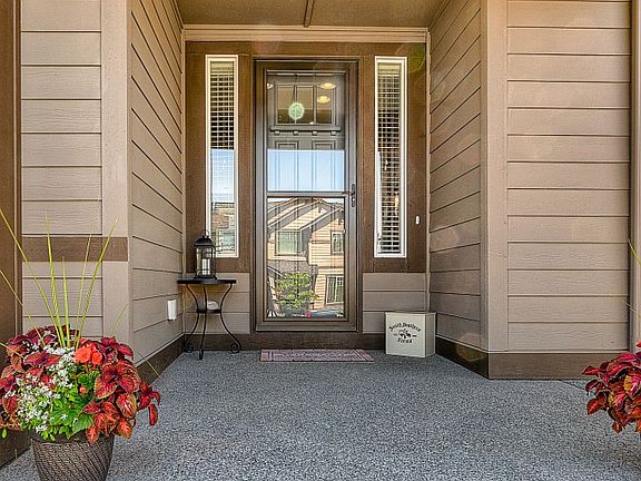 3rd image of 18442 Village Parkway E