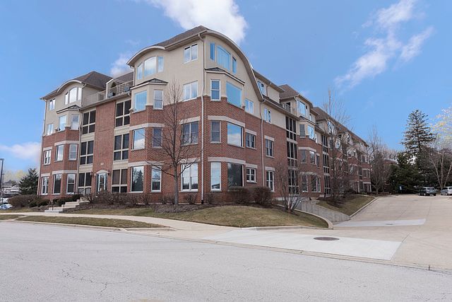 1st image of 100 N River Ln Unit 306