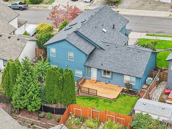3rd image of 2578 NW 4th St