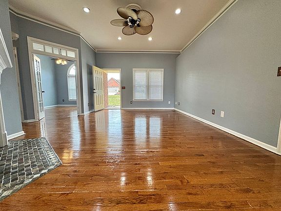3rd image of 706 Kennington N
