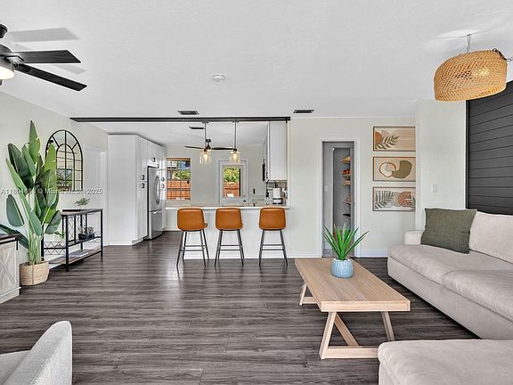 5th image of 3649 SW 16th St