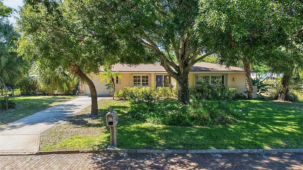 2 bed, 2.0 bath, 1113 sqft, $4,800 — Photo 3