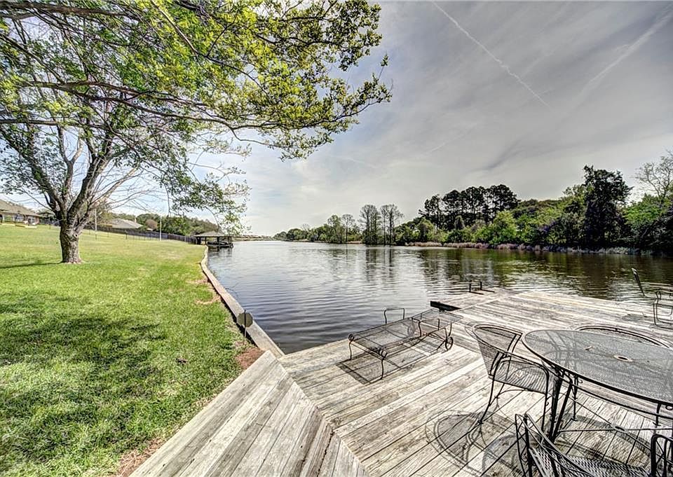 1033 Parkway Dr, Natchitoches, LA 71457 Zillow