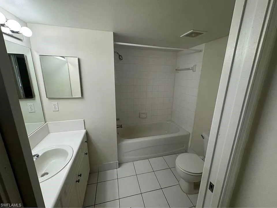 2 bed, 2.0 bath, 1042 sqft, $1,900 — Photo 3