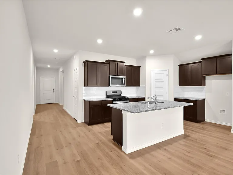 7221 Mayplace Dr — Photo 9