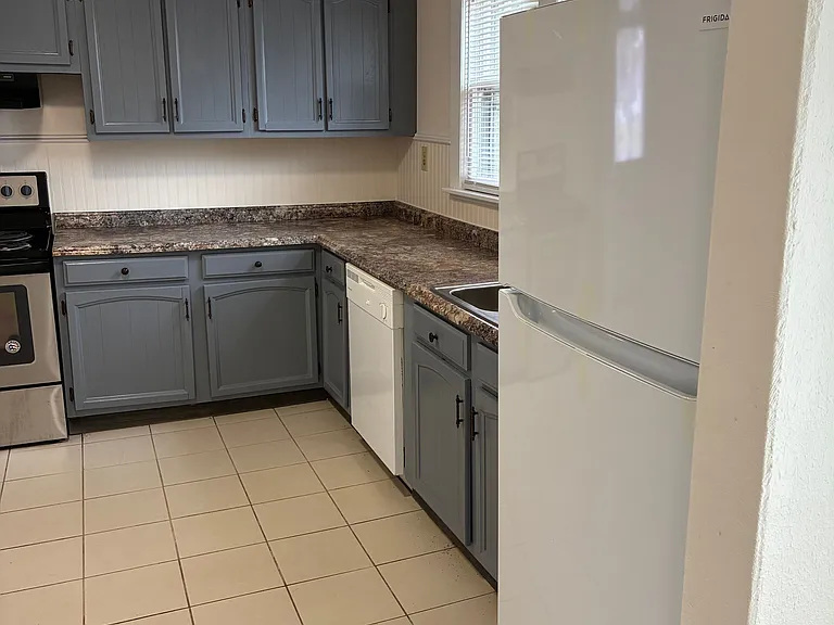 111 Saint Clair Ave — Photo 6