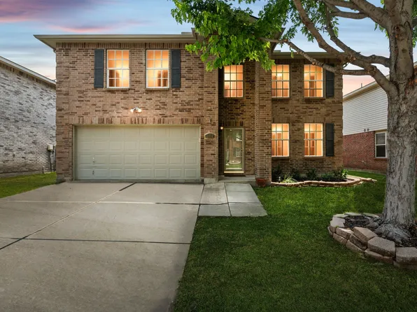 1812 Elk Lake Trl, Justin, TX 76247