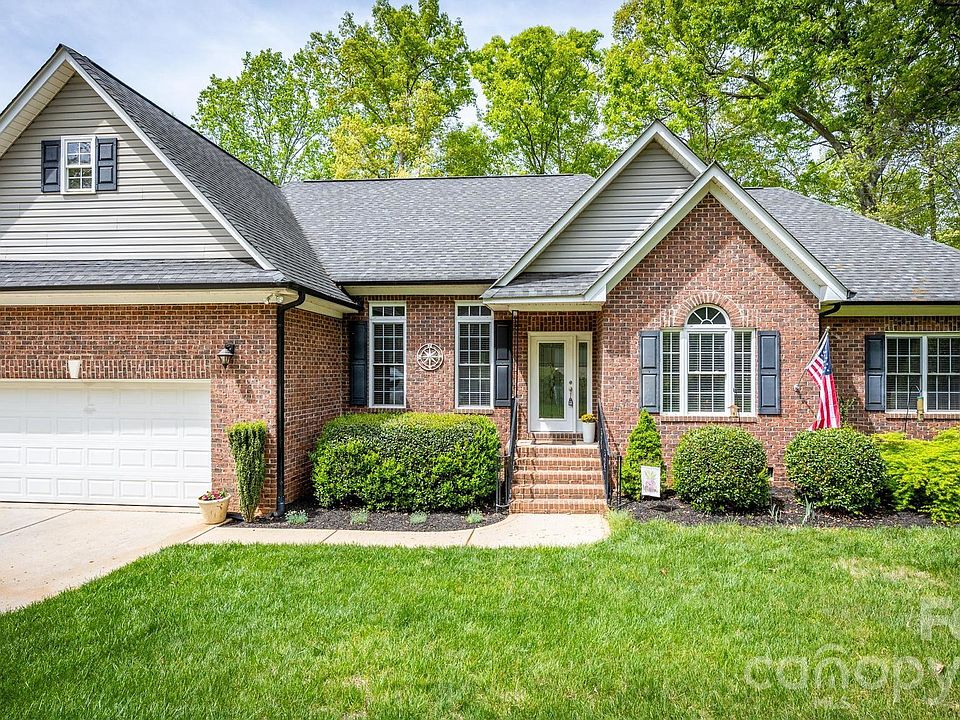 7867 Golf Course Dr N, Denver, NC 28037 | MLS #4355635 | Zillow