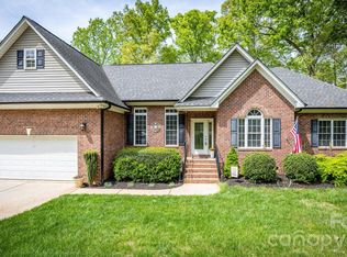 7867 Golf Course Dr N, Denver, NC 28037