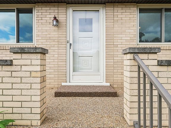 4th image of 104 Philomena Dr