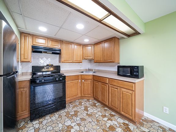 5th image of 618 21st St Floor 1