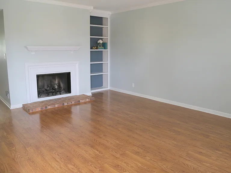 5856 Brentwood Trce — Photo 3