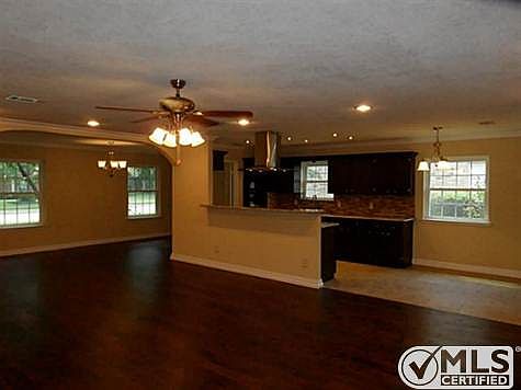 3rd image of 1302 Seminole Dr