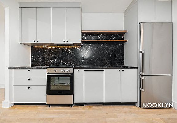 4th image of 250 Gold St #920
