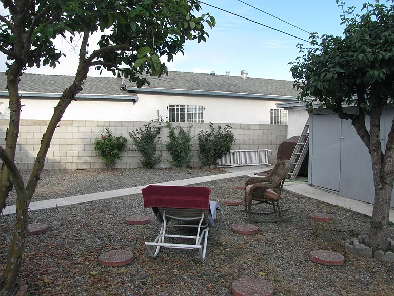 Sycamore Dr — Photo 11