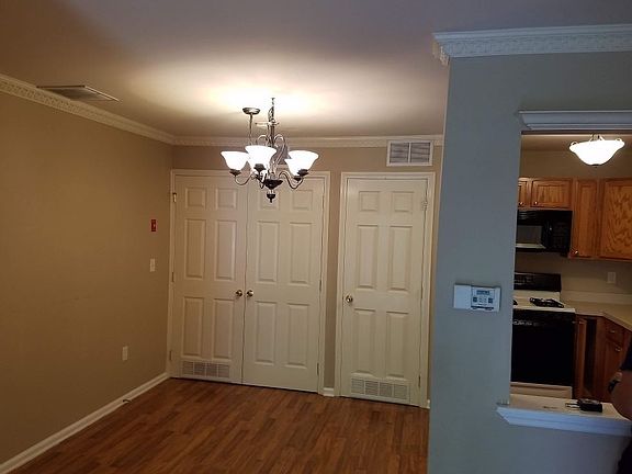 3rd image of 146 Ironwood Ct