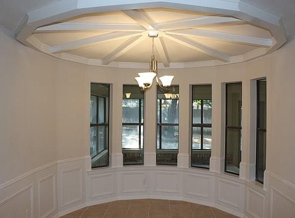 5th image of 2126 Riverforest Dr