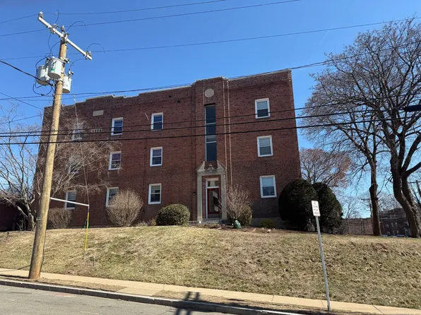 2A Arnold Way #2A, West Hartford, CT 06119