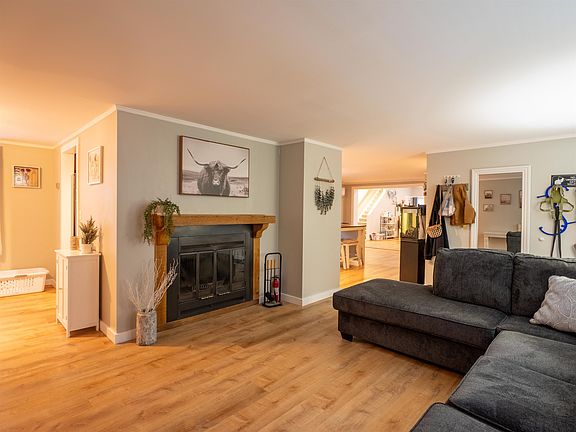 2nd image of 207 Sheepboro Road