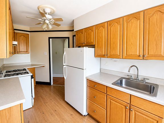 2nd image of 32 Shady Dr W