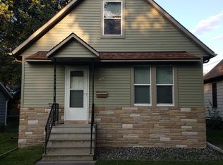 817 12th St N, Fargo, ND 58102