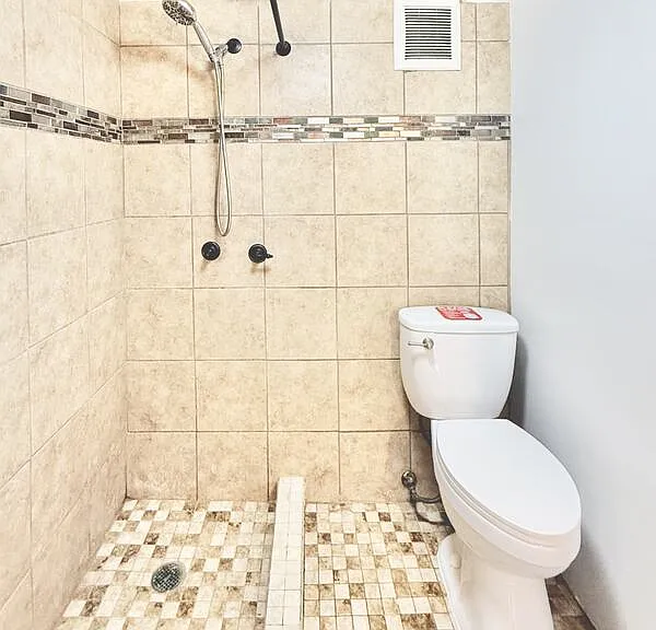 713 Smith St — Photo 45