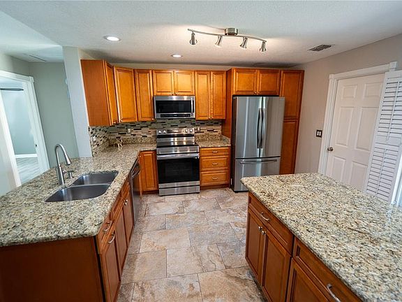 4th image of 691 SHADY COURT