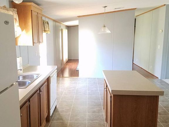 4th image of 1500 W Highland St Lot 52