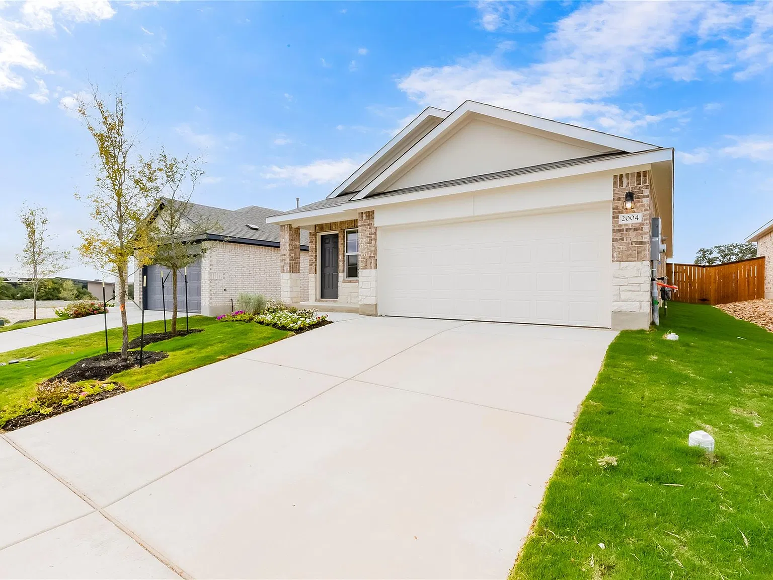 3 bed, 2.0 bath, 1535 sqft, $1,950 — Photo 2