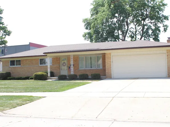 18084 Juliana Ave, Eastpointe, MI 48021